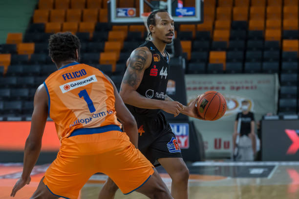 鲁加尼的上 鲁加尼的上